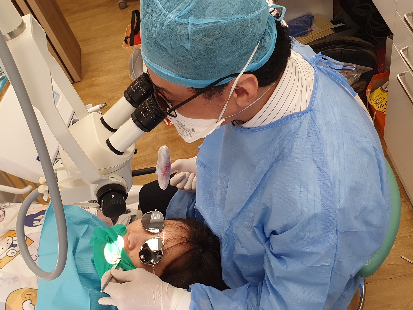 Surgical wisdom tooth removal and gentle extractions step